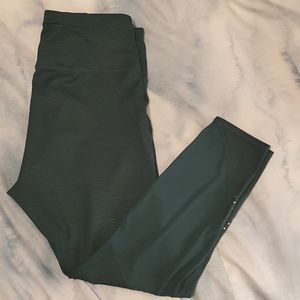 NWT Old Navy Go-Dry 7/8 Ankle Green Leggings in XL
